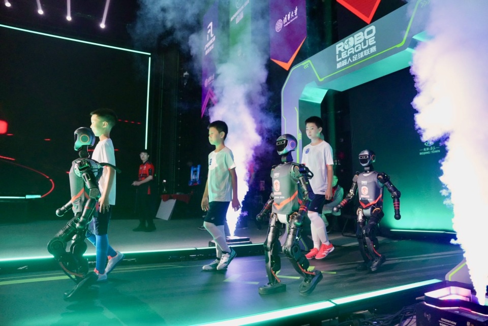 发出惊人的 发出惊人的