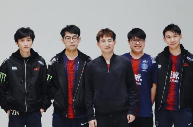 绩成为焦点 绩成为焦点