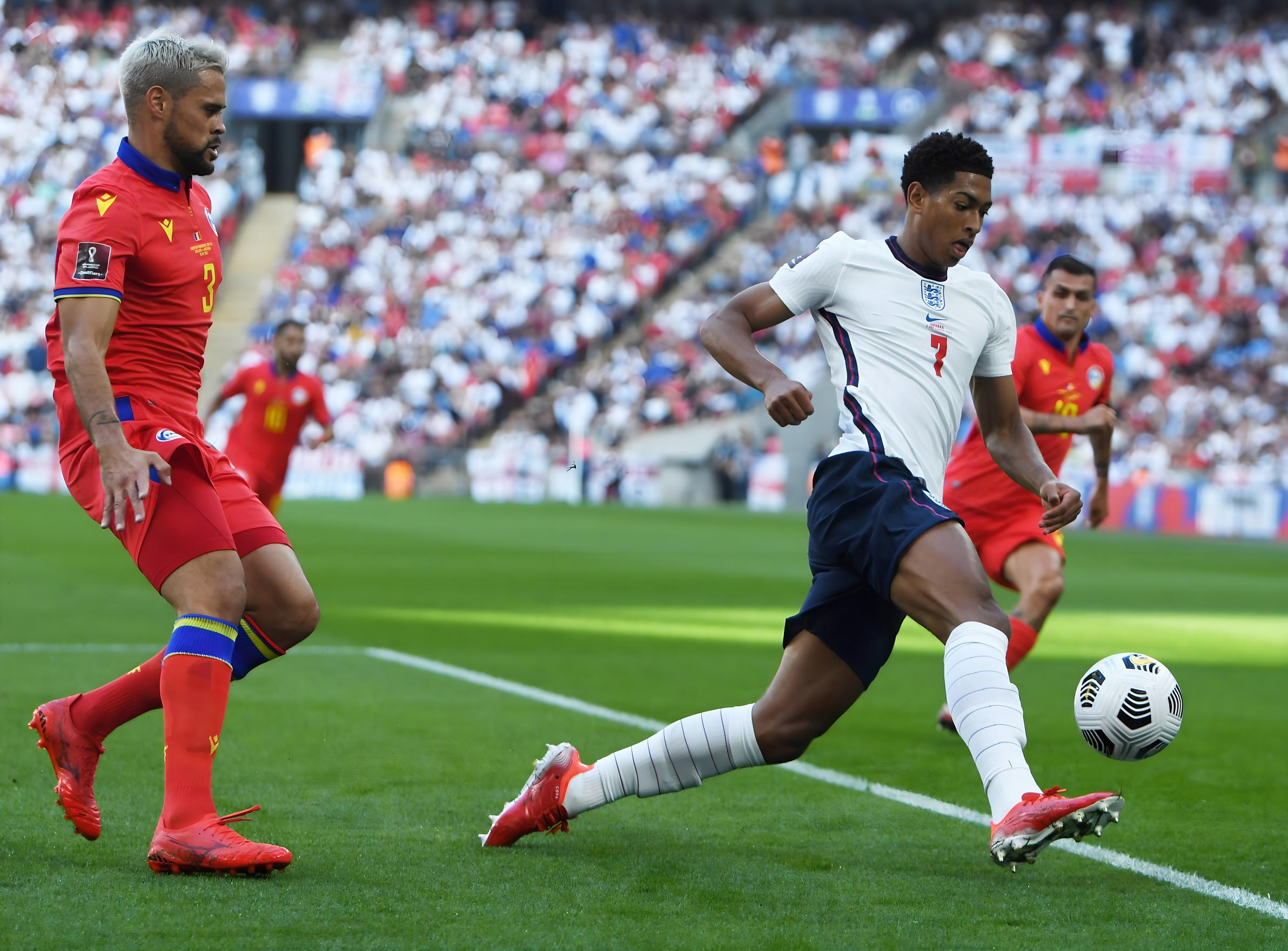 中场球员凭 中场球员凭