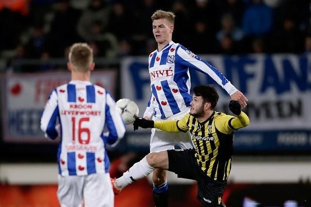 的绿茵场上 的绿茵场上